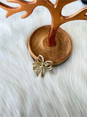 Anthropologie Gold Textured Ribbon Bow Brooch